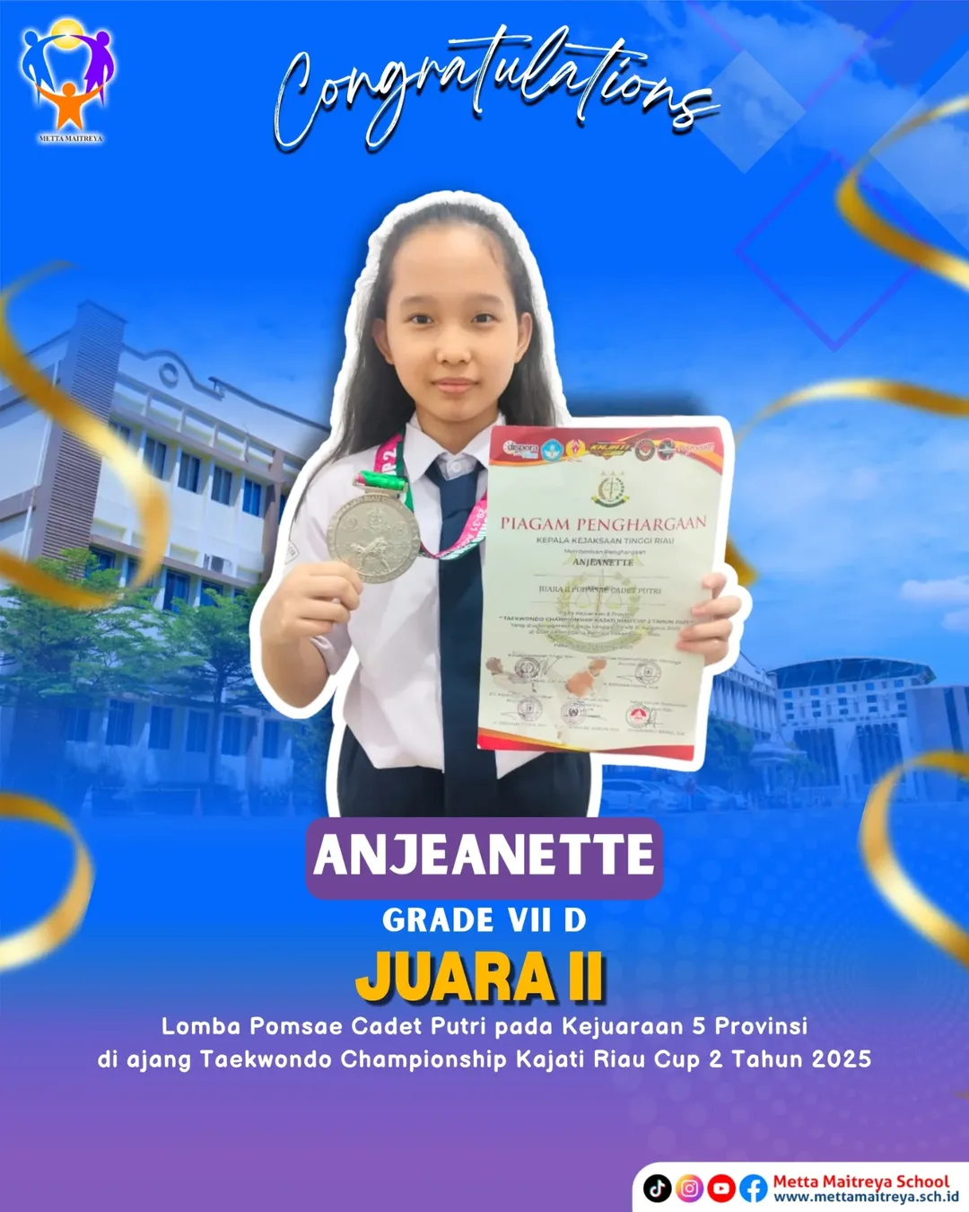 Penyerahan hadiah oleh Kepala Sekolah kepada Peserta Didik yang telah meraih Juara II Lomba Pomsae Cadet Putri pada Kejuaraan 5 Provinsi di ajang Taekwondo Championship Kajati Riau Cup 2 Tahun 2025